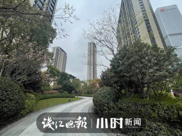 杭州一奥体红盘里不少网红裸背拍照,有宝妈担心带坏孩子,物业:这事还真有点难办休闲区蓝鸢梦想 - Www.slyday.coM 杭州一奥体红盘里不少网红裸背拍照,有宝妈担心带坏孩子,物业:这事还真有点难办休闲区蓝鸢梦想 - Www.slyday.coM