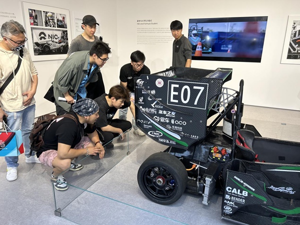 柳州工学院LS Racing车队受邀携E07电动方程式赛车亮相2023上海车展