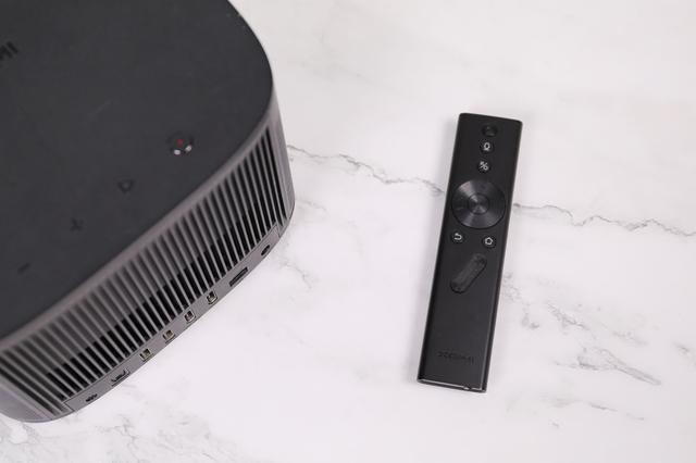 极米坚果投影仪对比 4a76-izeysaz5556944.jpg