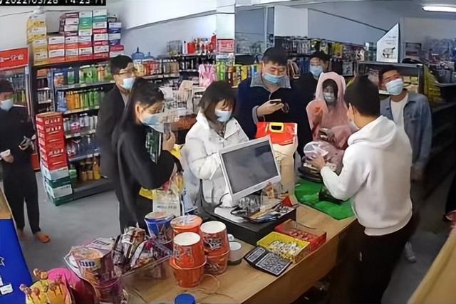 超市里无人售卖全凭自觉,靠谱吗?上海被隔离在家的女老板回应了休闲区蓝鸢梦想 - Www.slyday.coM 超市里无人售卖全凭自觉,靠谱吗?上海被隔离在家的女老板回应了休闲区蓝鸢梦想 - Www.slyday.coM