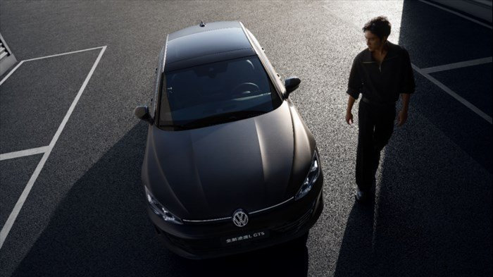 颜值派首选波西米亚灰！全新凌渡L订单不断 年轻人的第一台轿跑就选TA