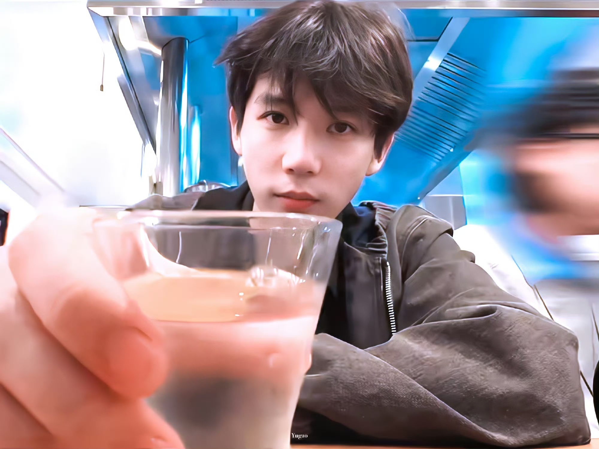 马思纯连线王安宇澄清宿醉传闻