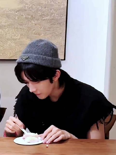 EO和AA吃蛋糕的参差有