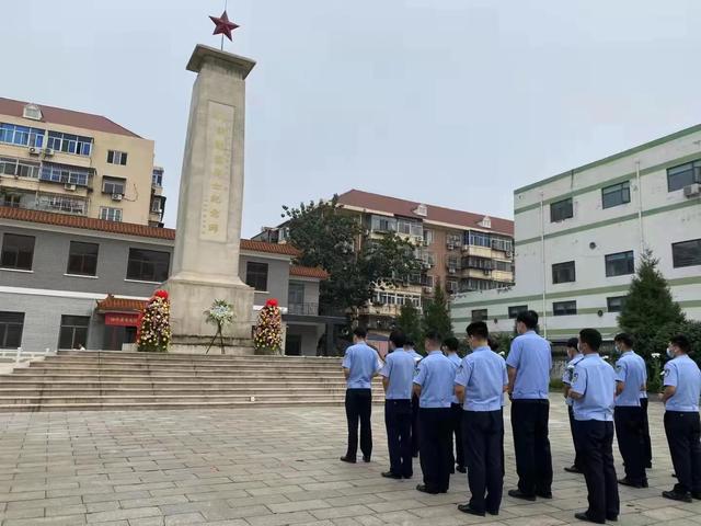 传承红色传统 赓续红色血脉 南开交警举办主题团日活动向革命烈士敬献鲜花休闲区蓝鸢梦想 - Www.slyday.coM 传承红色传统 赓续红色血脉 南开交警举办主题团日活动向革命烈士敬献鲜花休闲区蓝鸢梦想 - Www.slyday.coM
