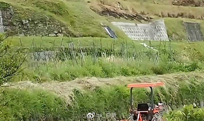 1995年，吉林农妇好心救毒蛇，多次放生却赖着不走，一养就是12年休闲区蓝鸢梦想 - Www.slyday.coM