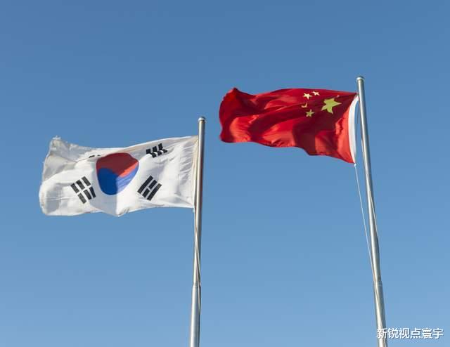 吴京抄袭“鱿鱼游戏”？文在寅万万没想到，<a href=