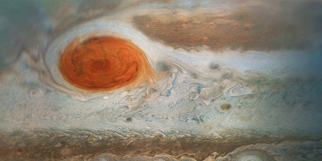 作为宇宙中最具标志性的风暴之一,木星表面大红斑即将消亡的报道,也许