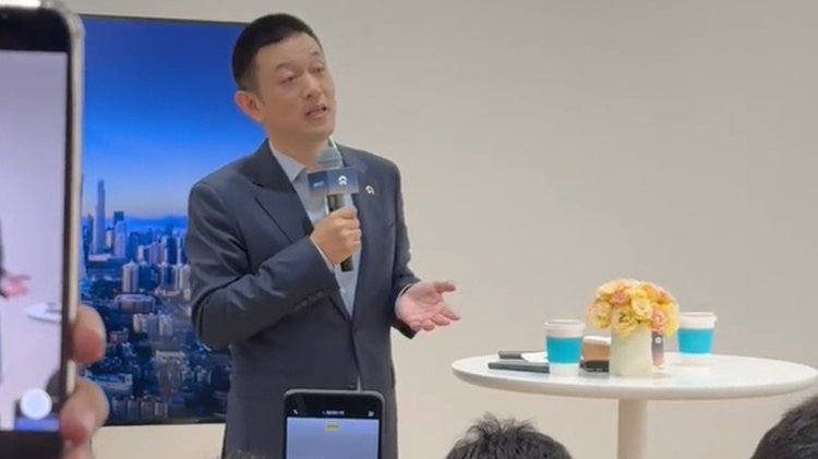 小鹏X9上市增程版本，蔚来李斌：两三年前做增程可以理解