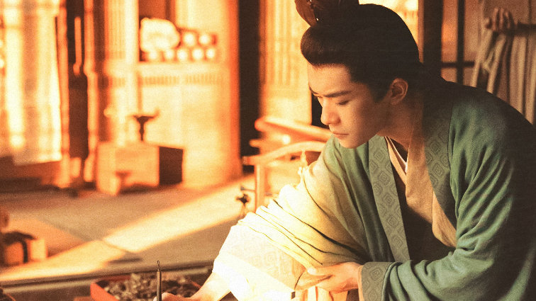 易烊千玺首部男主剧《长安十二时辰》，演艺生涯的关键里程碑