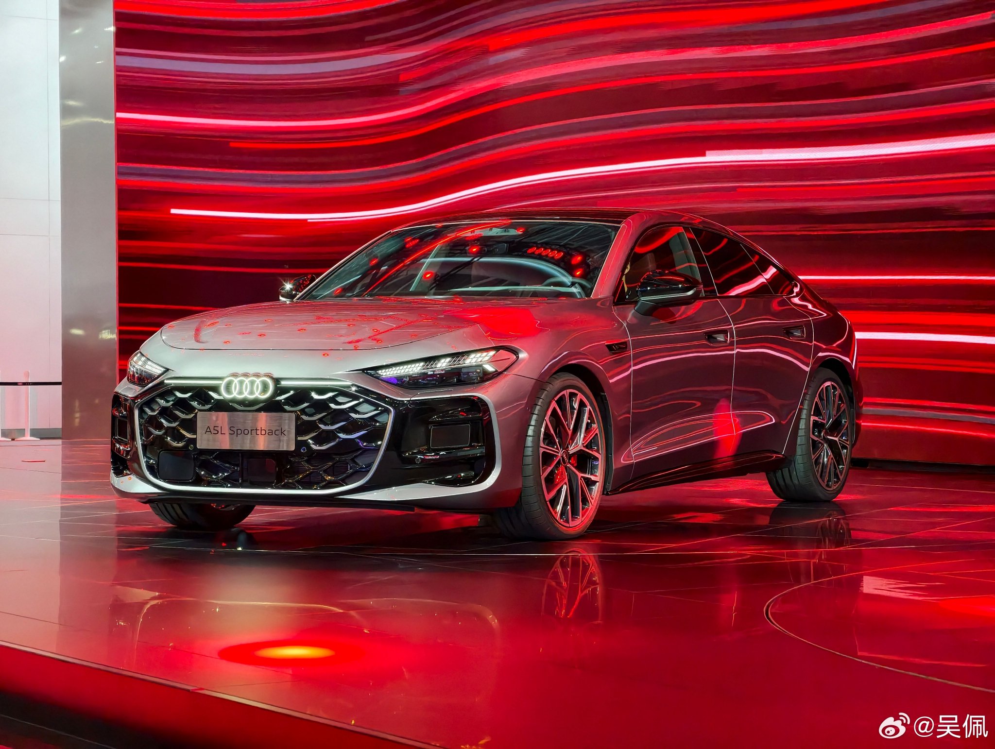 奥迪A5L与E5亮相广州车展，油电双选引关注