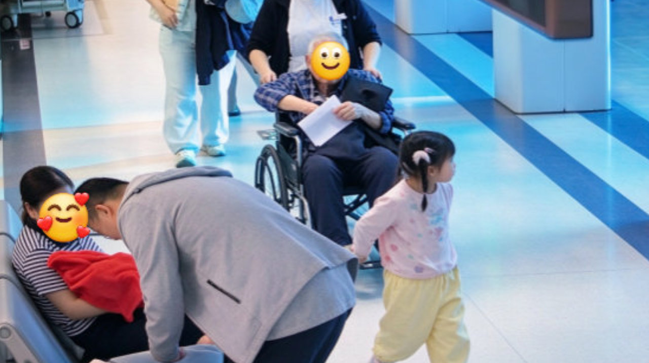 咸阳彩虹医院暖心护送,打通独居老人就医“绿色通道” 咸阳彩虹医院暖心护送,打通独居老人就医“绿色通道”