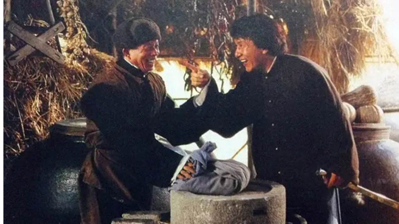 《镖人》都要用心致敬，成龙动作生涯最佳，拍完和导演反目成仇