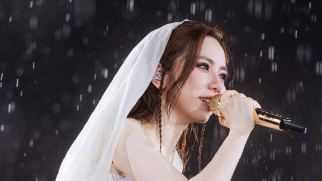 曝邓紫棋与男友低调结婚，经纪公司以艺人的私生活没有回应