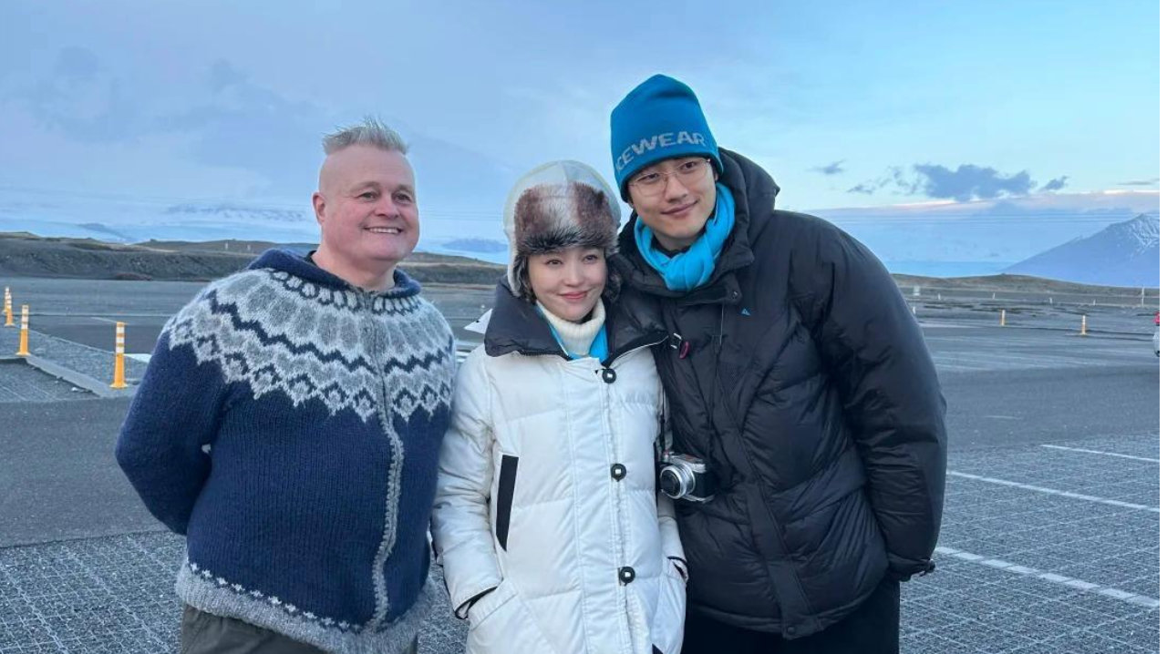 被群嘲到求婚，金莎与19岁年下男友的婚姻，让多少“理性人”破防