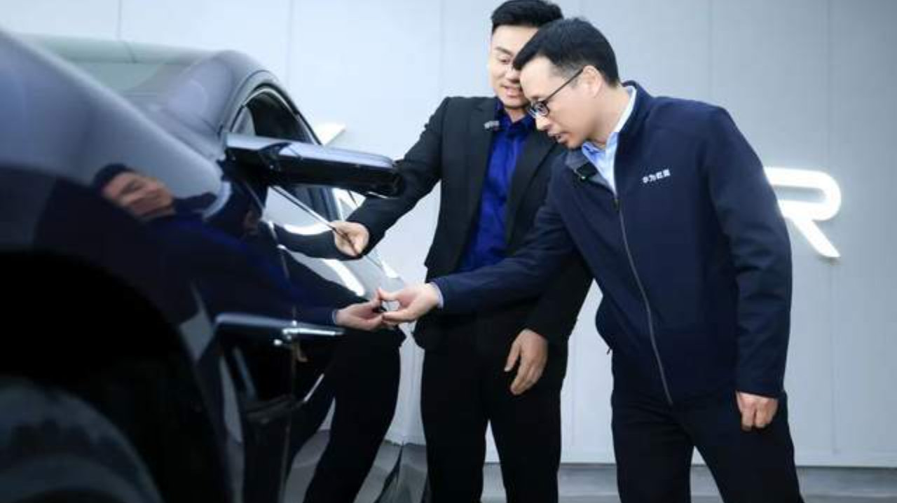 双线棋局：华为汽车业务的“境界”竞合