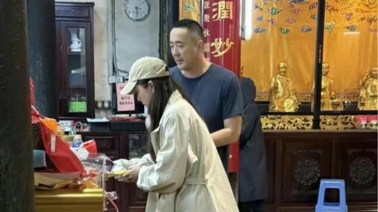 曾黎王子鸣澳门祈福被偶遇，相恋五年，感情非常稳定