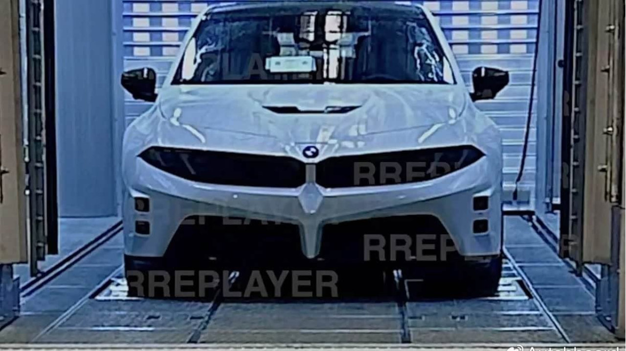 宝马iM3谍照曝光，比i3更激进，还配四电机