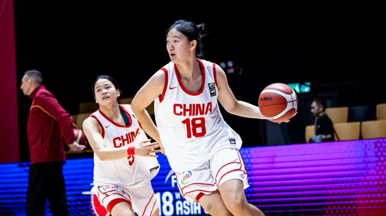 轰32分6板！中国女篮16岁1米89前锋崛起：全能战士看齐李梦？