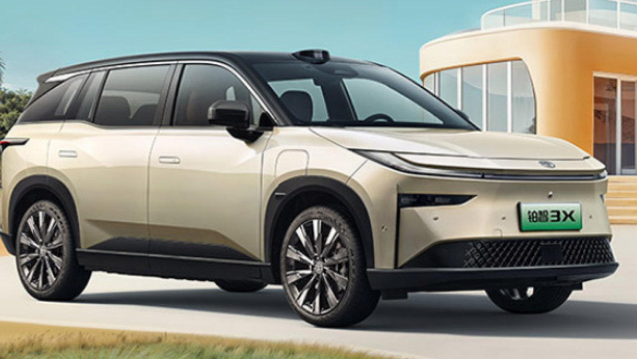 这款合资纯电“杂牌车”销量破万了，凭啥？