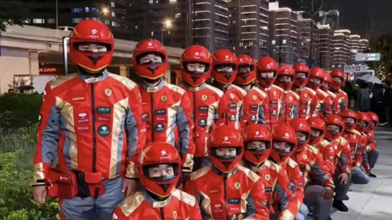 法拉利大战迈凯轮：京东外卖新工服曝光，与淘宝闪购“红橙对决”