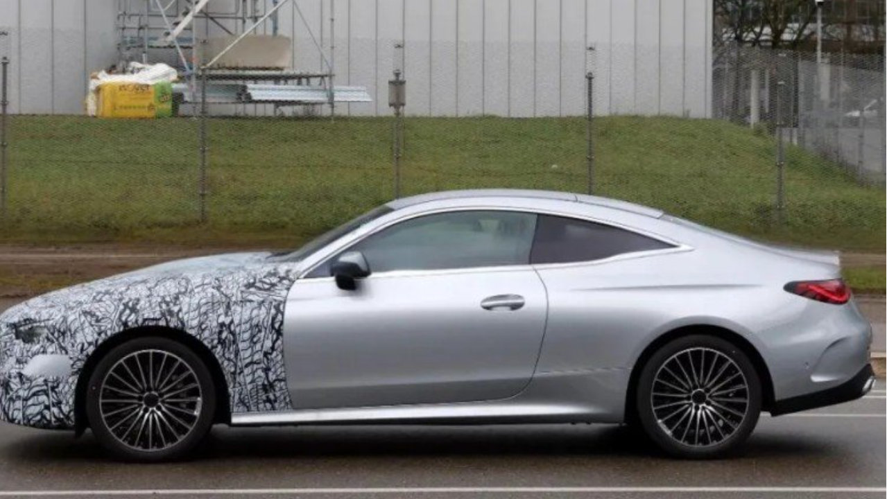 疑似新款奔驰CLE谍照亮相，会不会用上纯电动力？