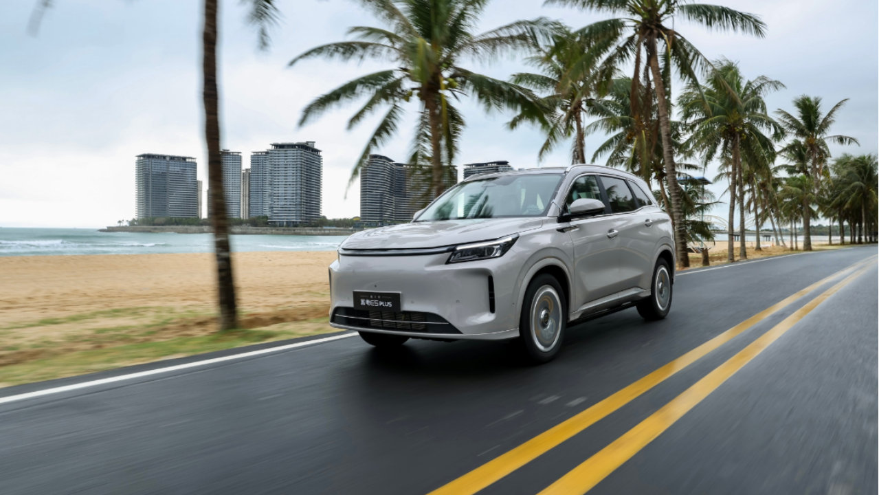 第三代蓝电E5 PLUS上市11.98万入手，入门即顶配，纯电续航230km