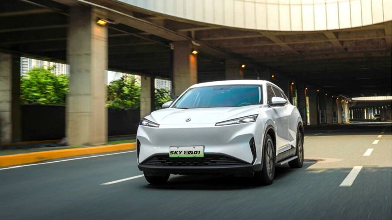 首搭独立北斗定位，东风风神SKY EV01带来看得见的“安全自主”