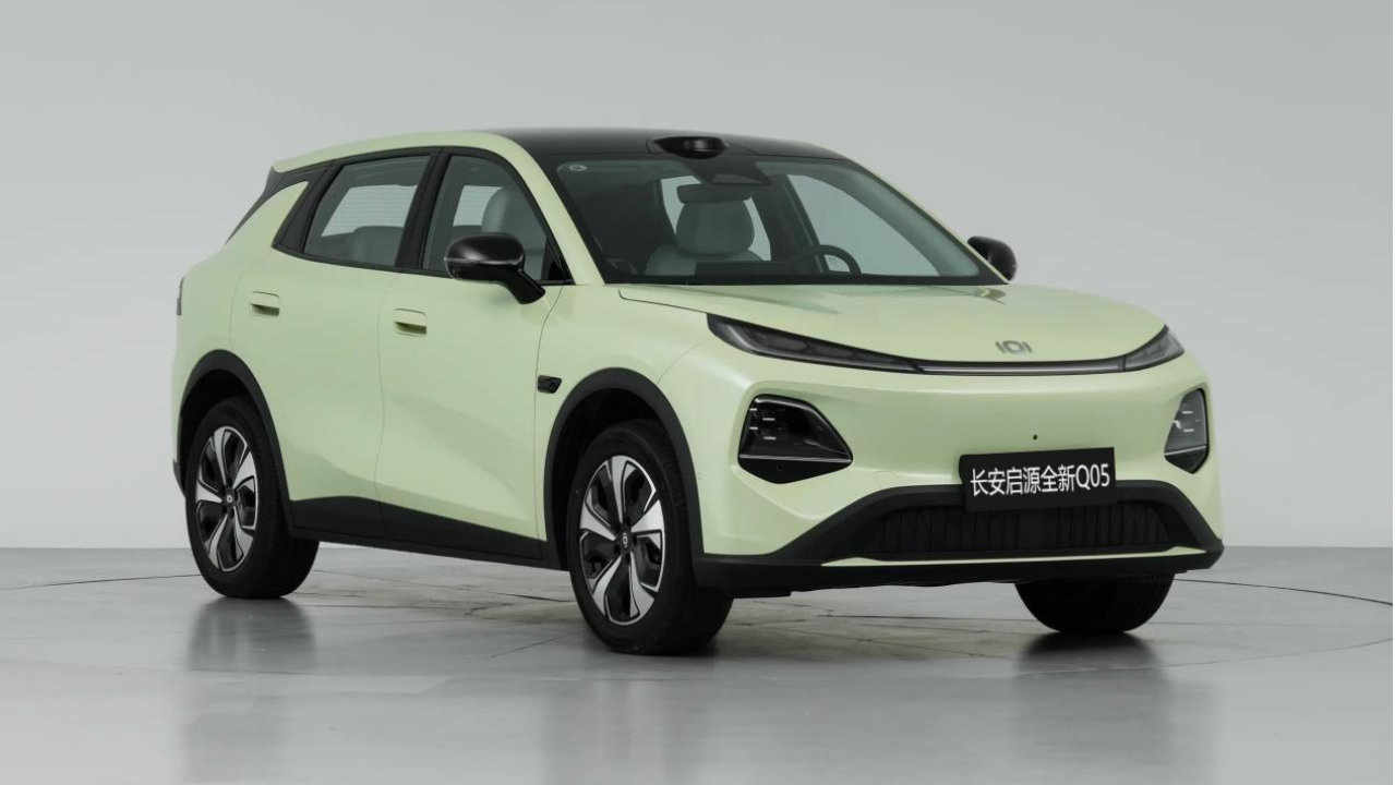 10来万都能买顶配，长安启源全新Q05和比亚迪元UP谁更划算？