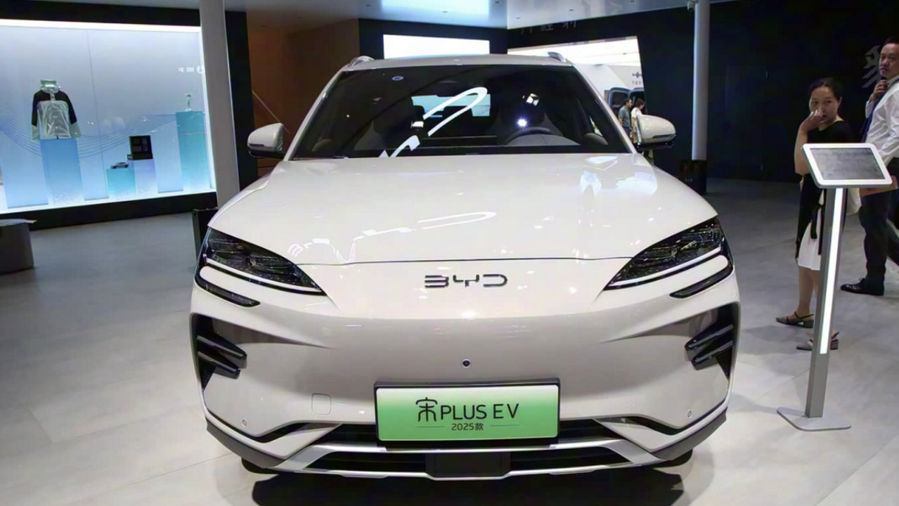 宋PLUS悄然退市，比亚迪的“耶路撒冷”，无解