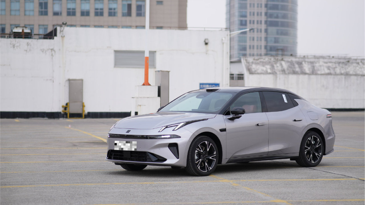 试驾小姨子的领克07 EM-P：看起来是个“花瓶”，结果开起来也够香