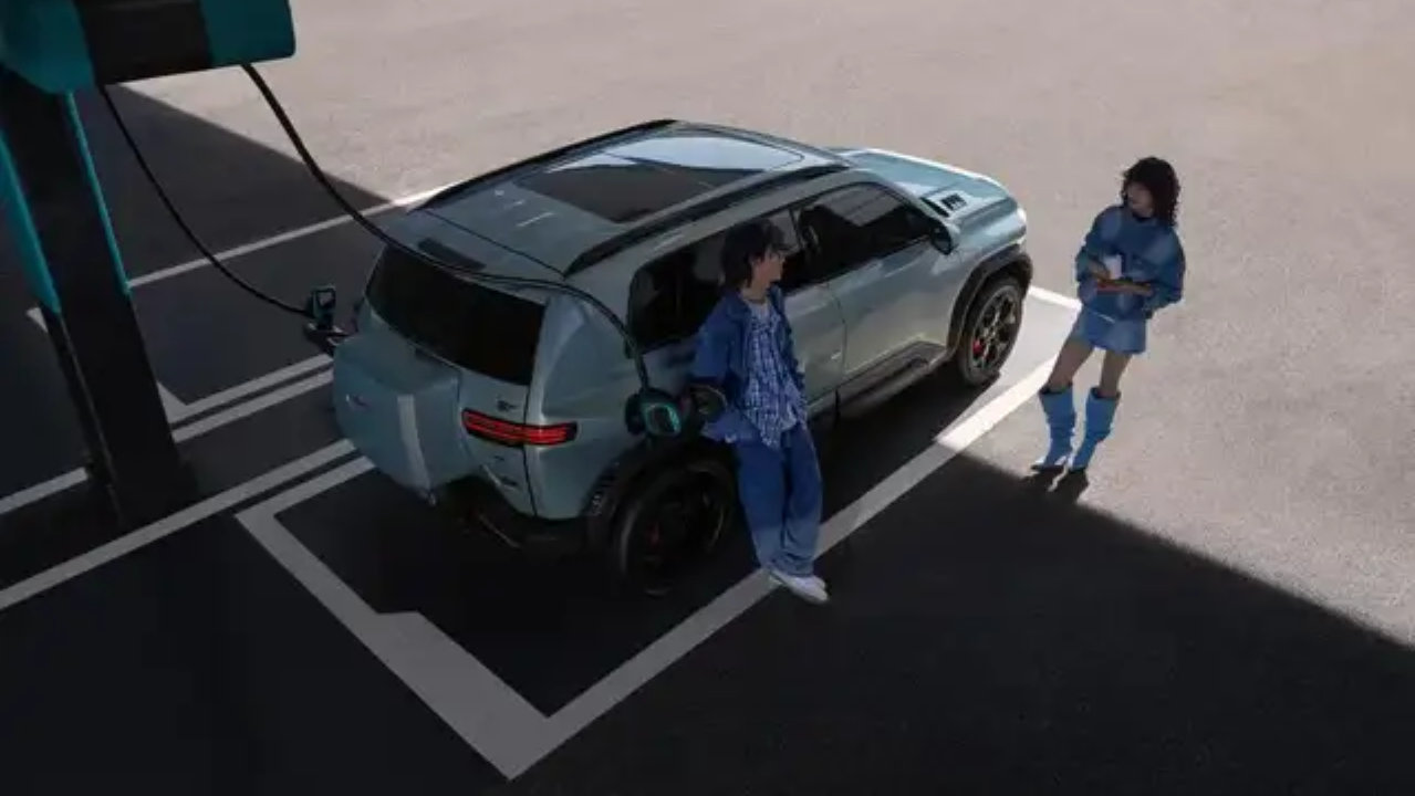 十大黑科技拉满！方程豹钛 3 闪充版上市，解锁极速补能