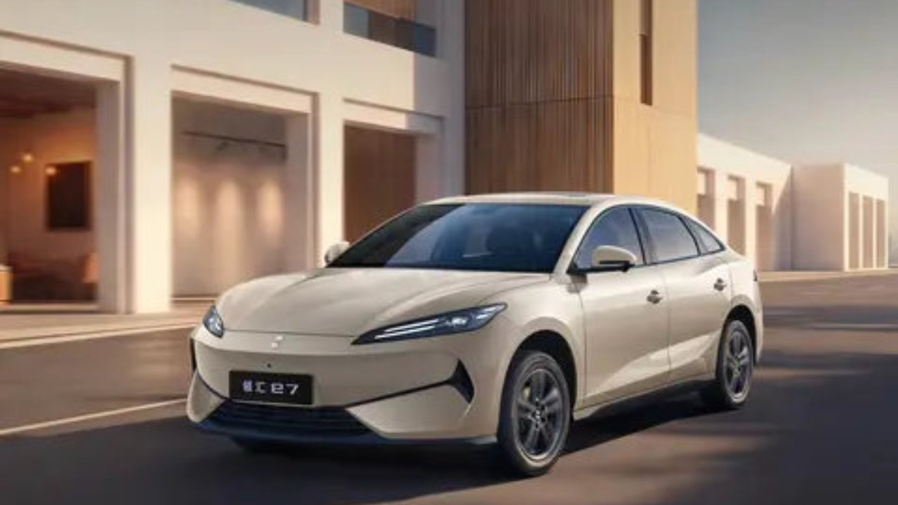 第二代刀片电池+闪充技术下放到10万级市场？领汇e7到底啥来头？