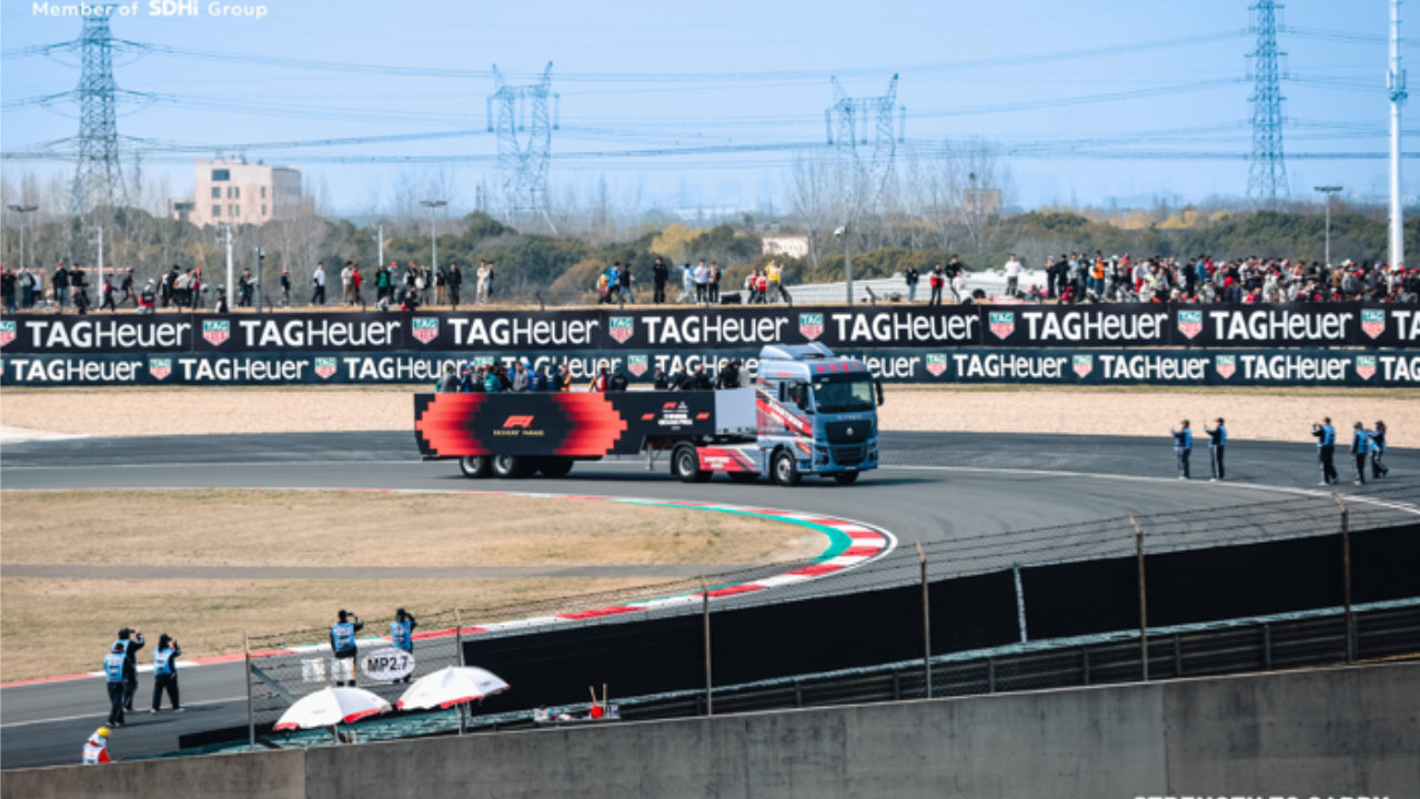 “油电天团”锋芒来袭！中国重汽闪耀2026 F1中国大奖赛