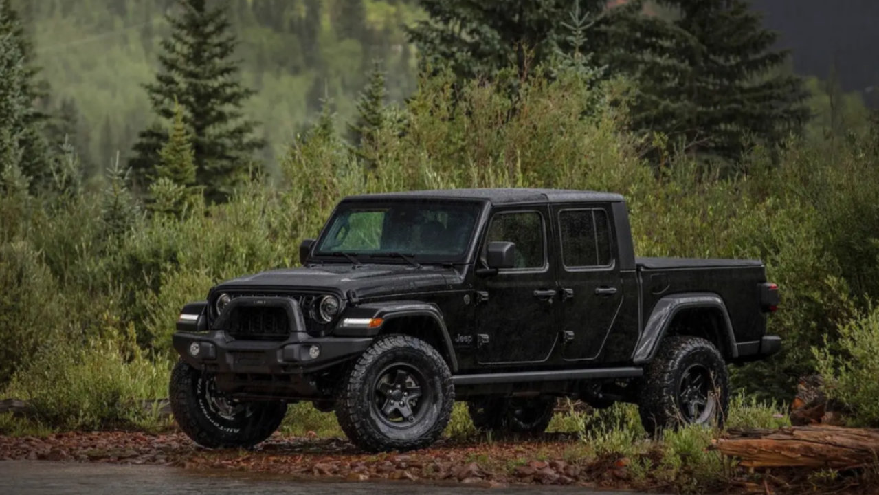 当牧马人“长出”车斗，jeep角斗士是诗还是远方？