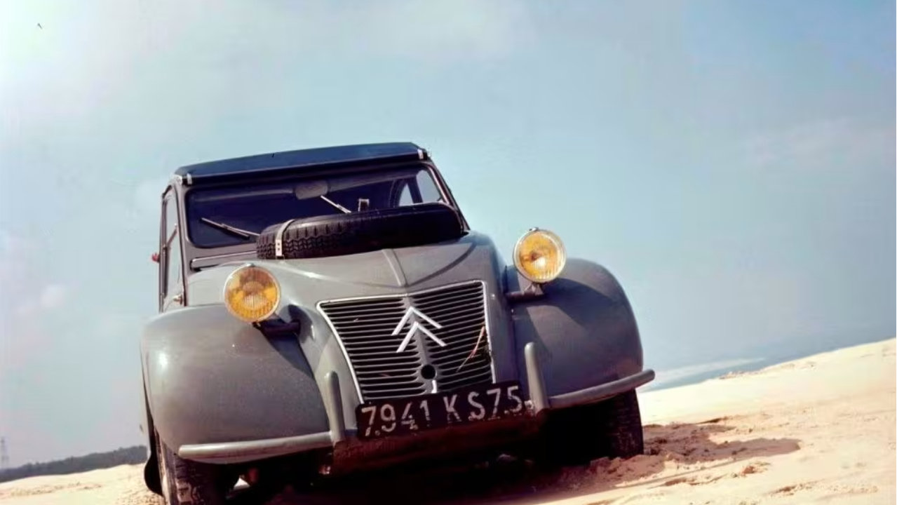 雪铁龙2CV Sahara，当硬核四驱，遇上法式浪漫主义