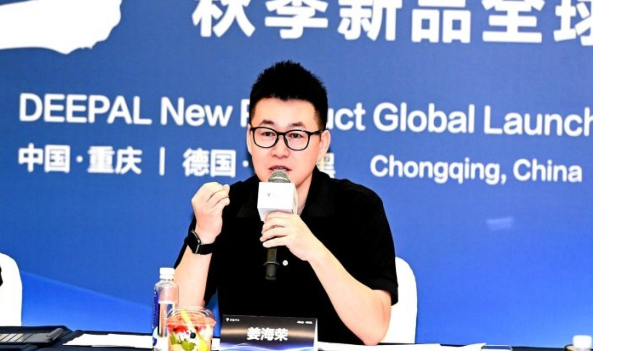 从荣耀跨界到深蓝汽车后，姜海荣开始夸小米了