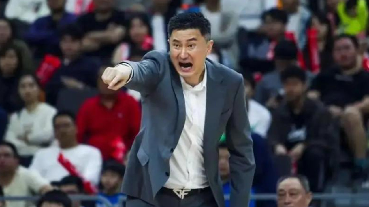 广东男篮 16 人名单出炉：新人挑梁，主力压阵！年轻球员能否带来惊喜