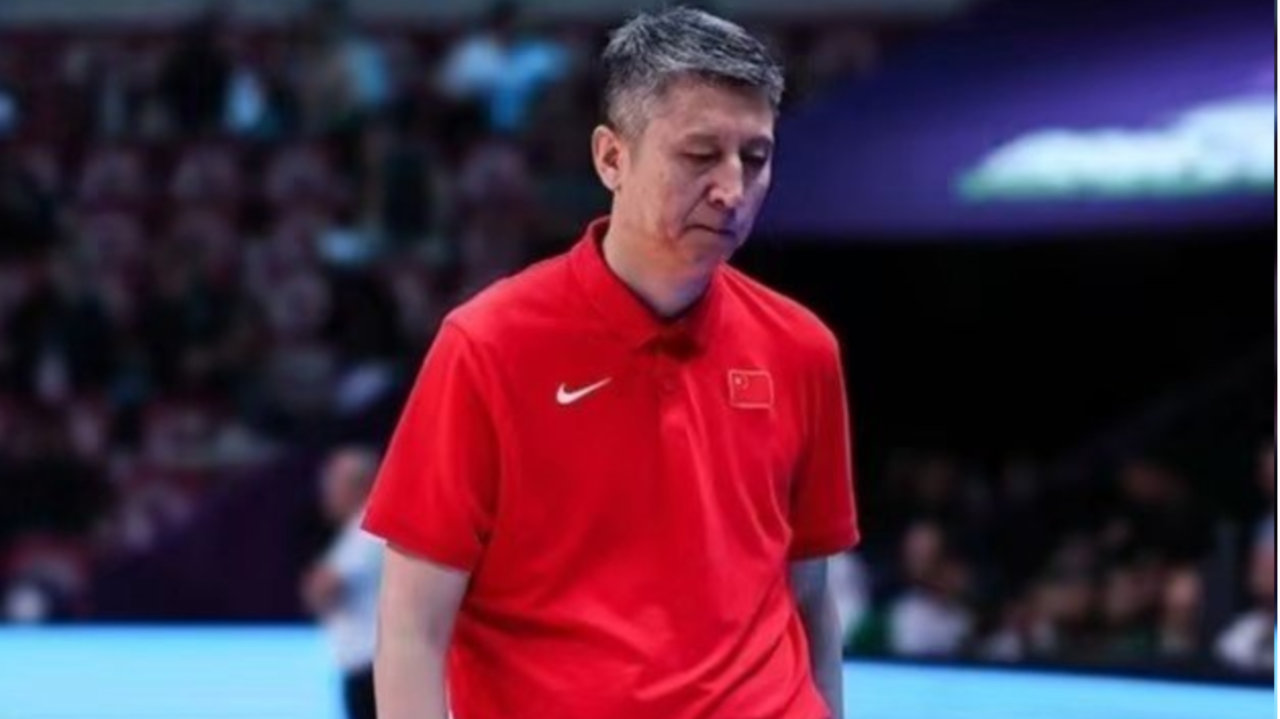 男篮跌至亚洲第11，郭士强必须背锅？球迷：这3个大牌别进国家队了