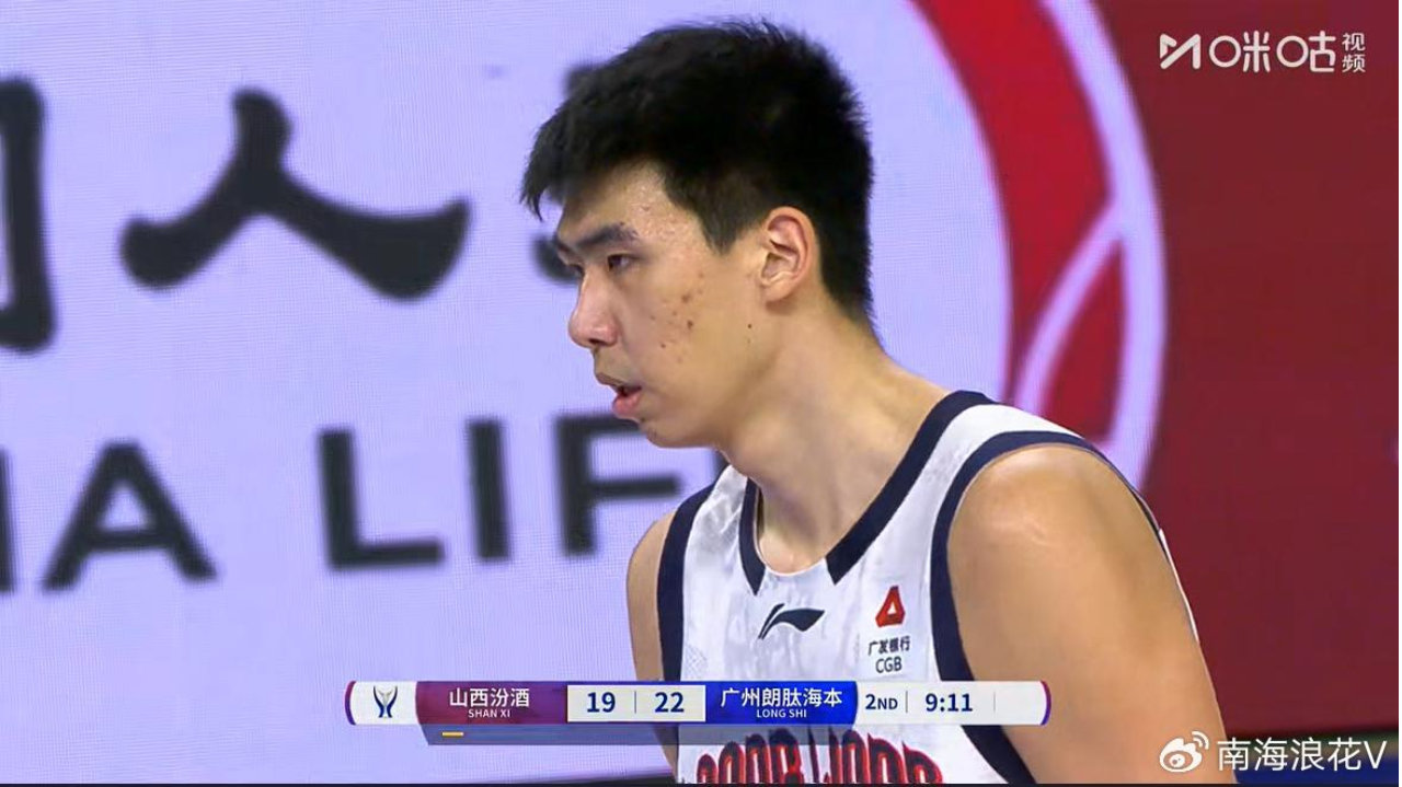 徐昕发挥巨大作用！把顶级中锋防到半场0分，杜锋该向徐昕道歉致敬