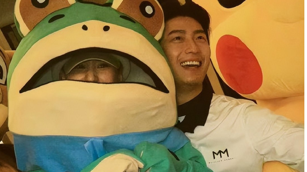 离婚风波真相大白仅两个月！一个细节，暴露窦骁何超莲真实处境