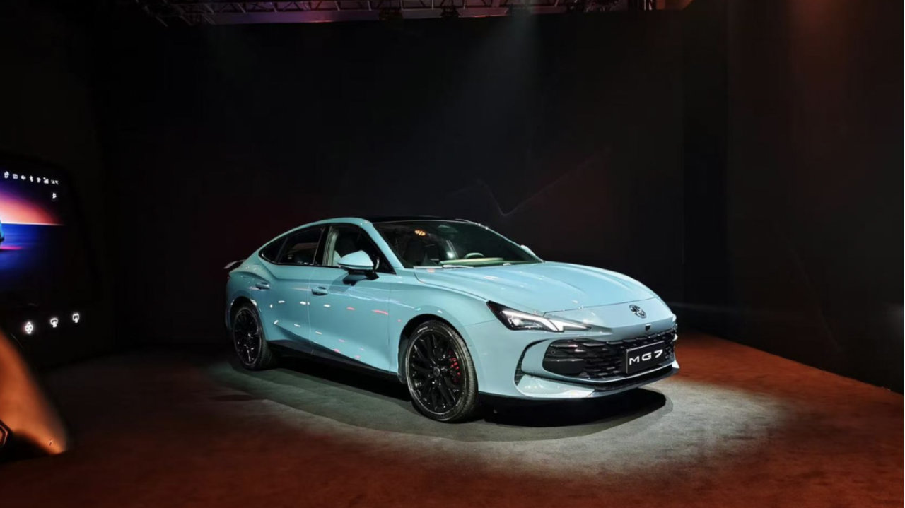 新名爵MG7限时11.69万起，但绝对不放弃燃油车