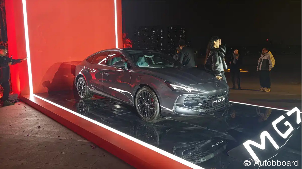 限时11.69万起，除了增加高阶智驾，新款名爵MG7还有哪些看点？