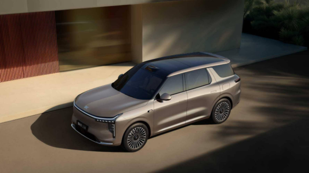 预计今年上半年上市，智己LS8官图曝光，智己LS9还香吗？