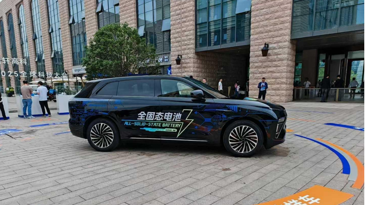 油车的遮羞布被撕开，固态电池正式装车，充电6分钟续航超1000km