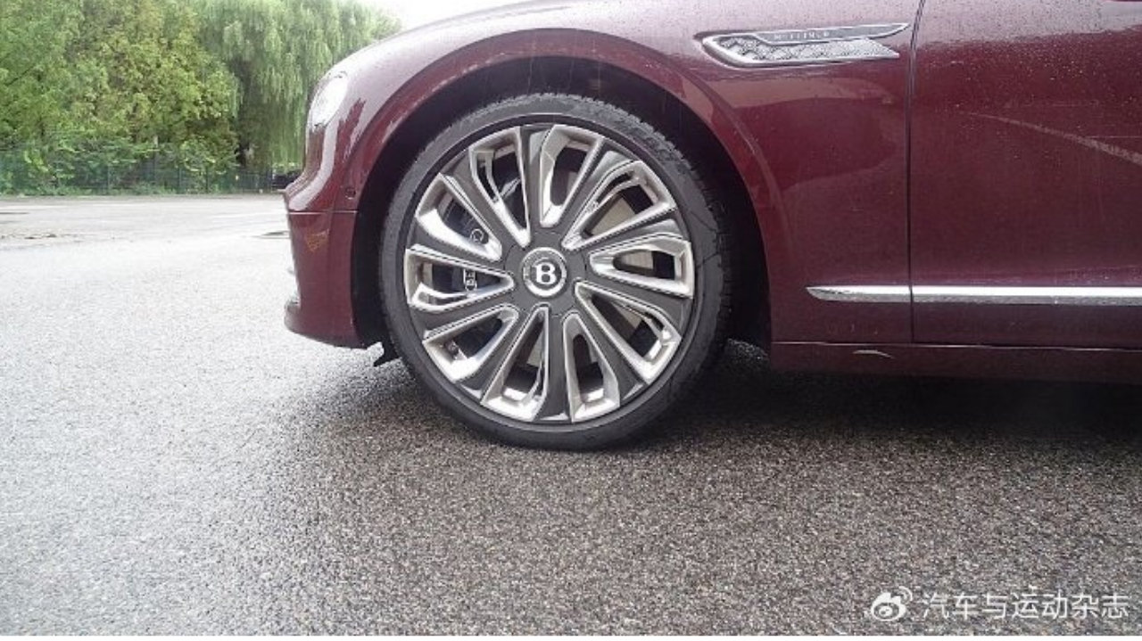 2025年驾趣轮胎年度大奖——倍耐力P Zero四季轮胎