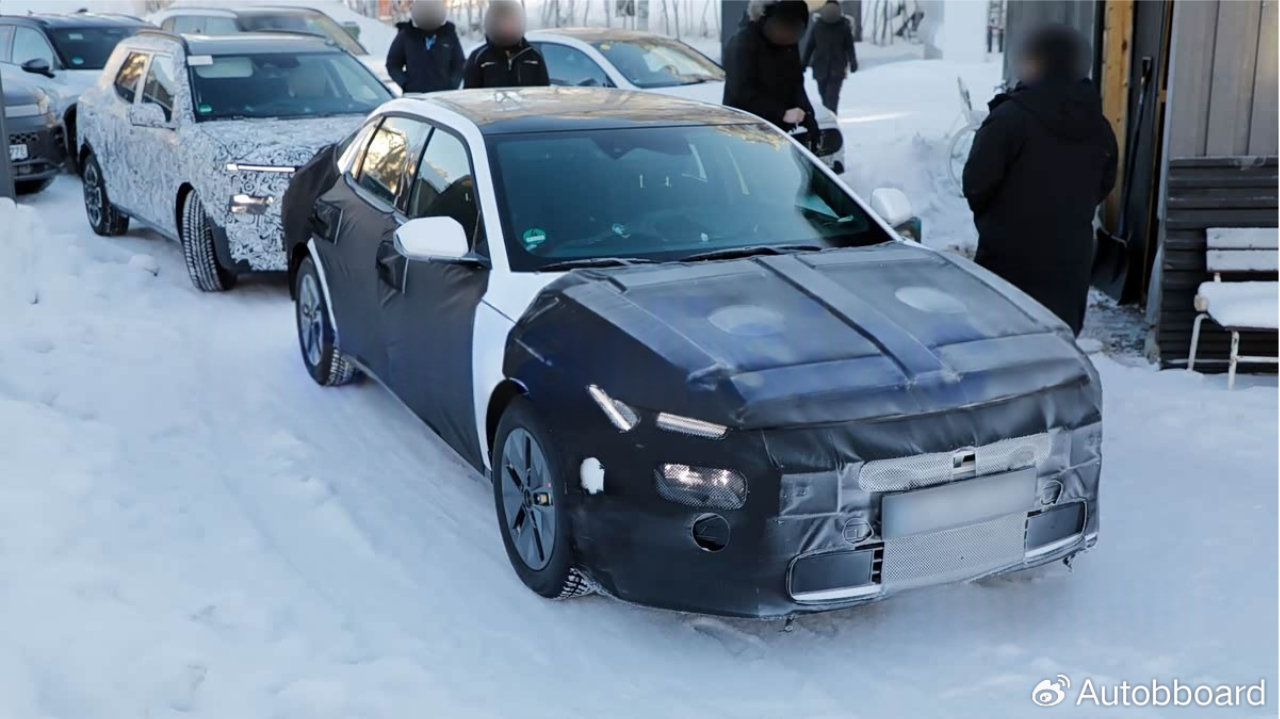 全新现代伊兰特谍照曝光，或用混动系统，换装分体式大灯