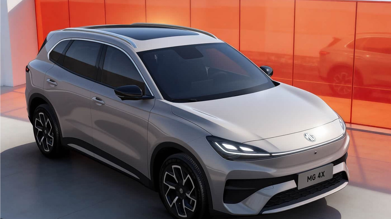 MG4的SUV版来了，新增贯穿式灯带，依旧半固态电池