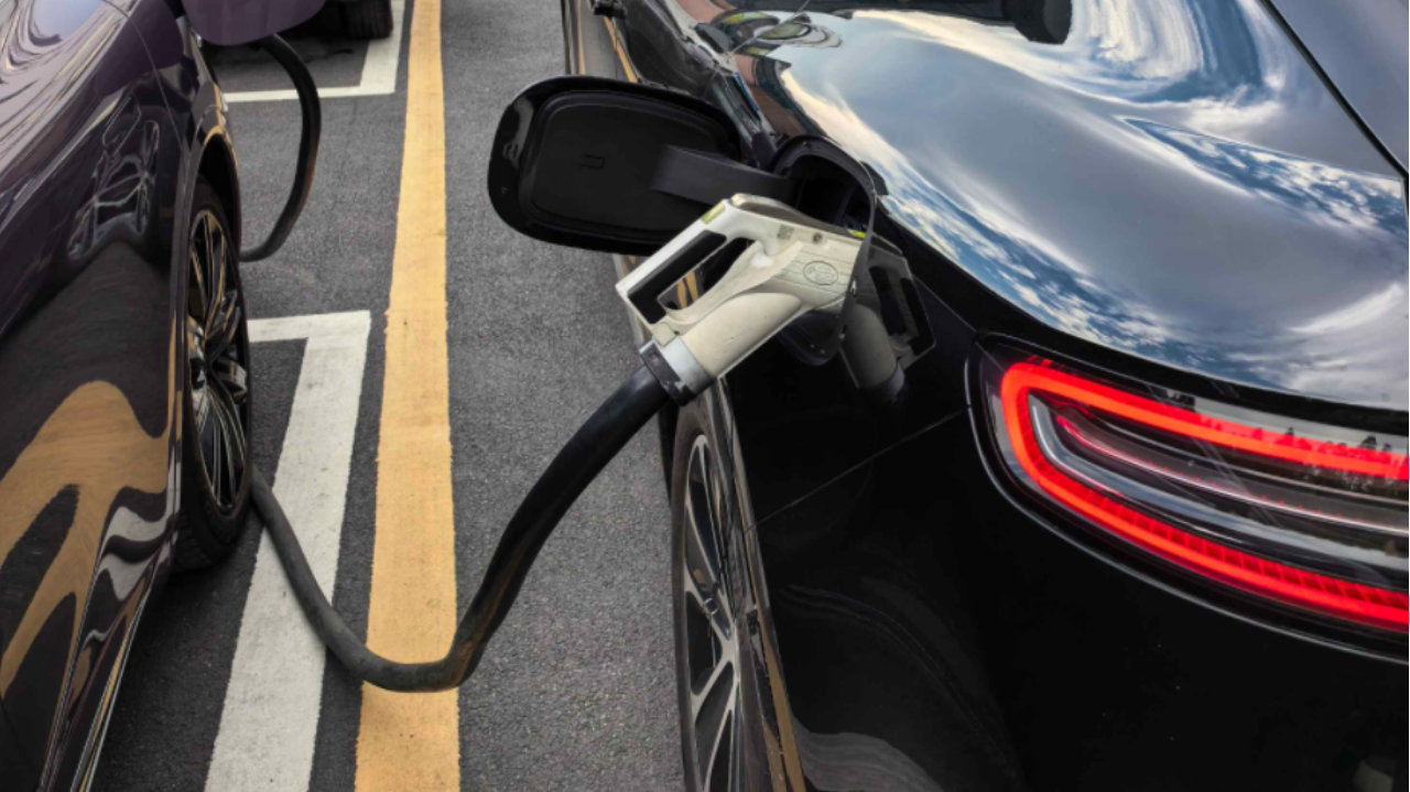 “30万落地纯电车”销量成绩：排第一的车型，月零售量破25000台