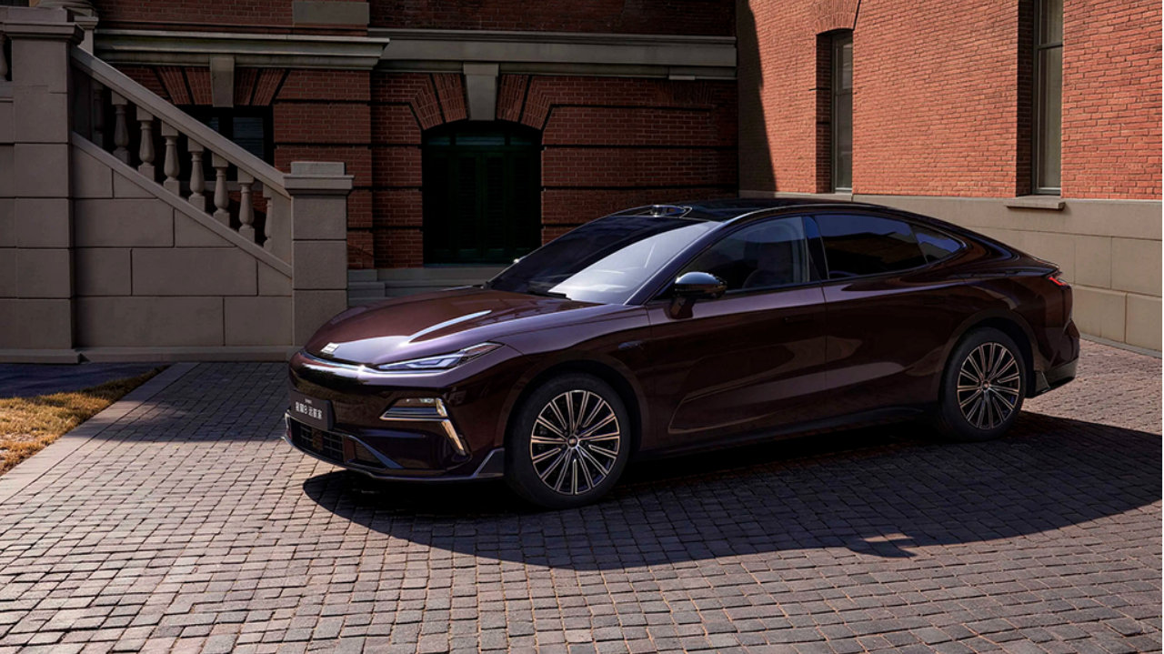 12.58万起！吉利银河星耀8远航家把插混卷到了新高度