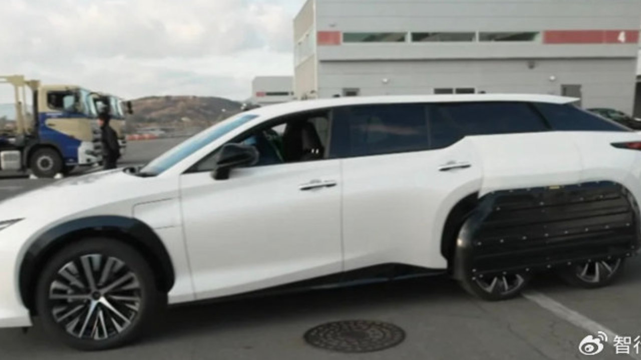 真要造6轮豪车？雷克萨斯下一代LS技术验证车曝光